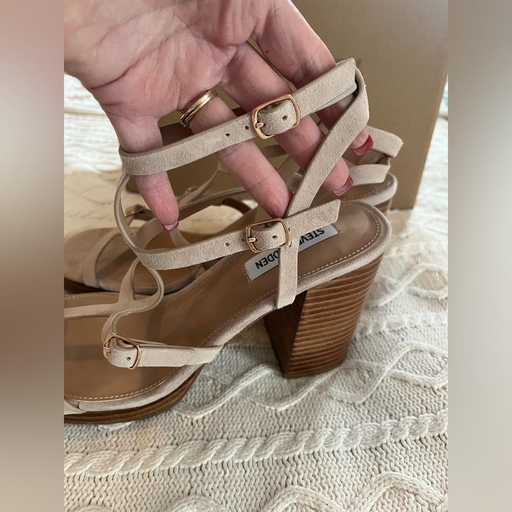 Steve Madden Tan Strappy Block Heels Suede women’s size 10 - Picture 11 of 14